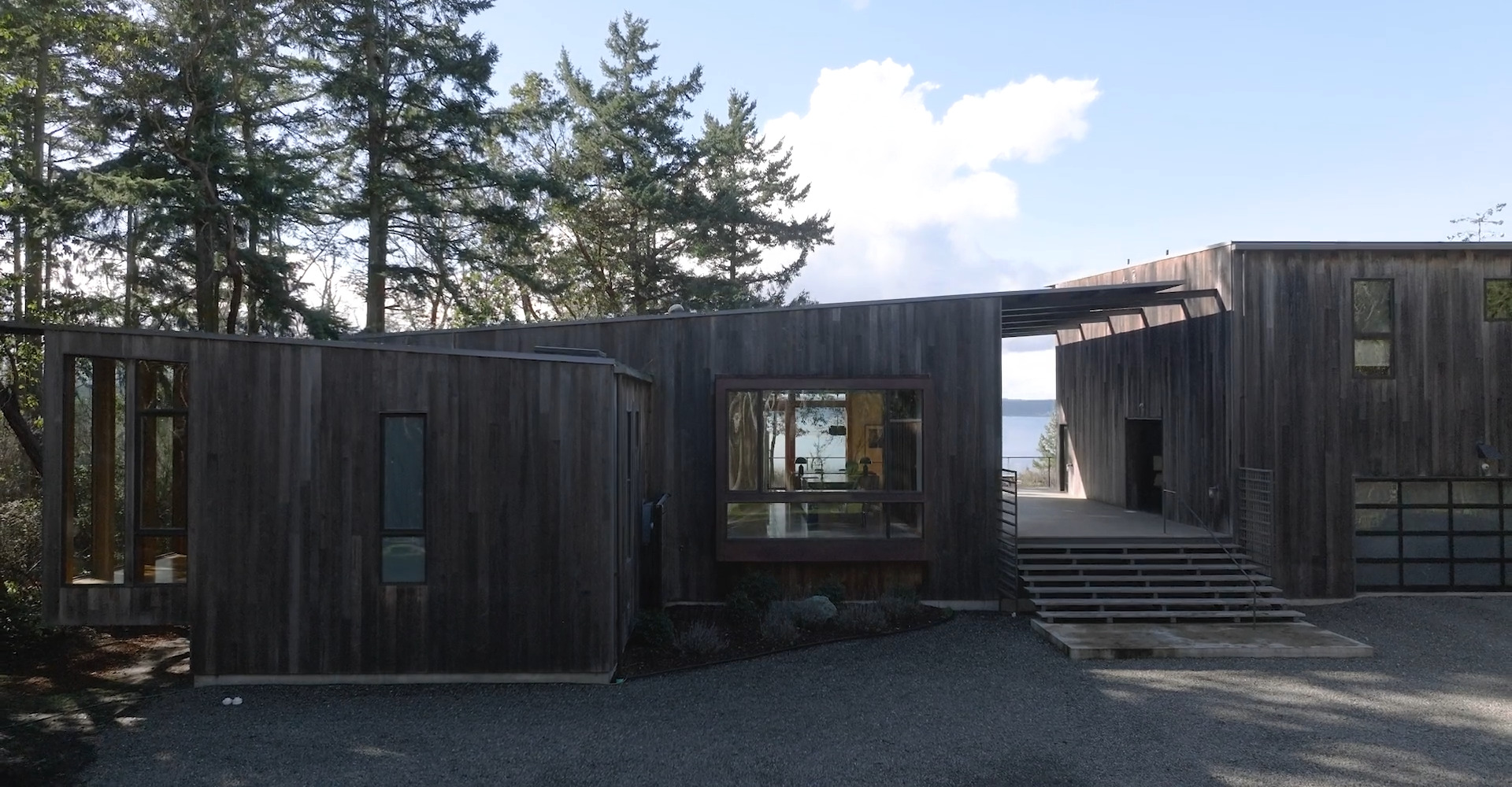 How_long_is_aluminum_alloy_doors_and_windows_after